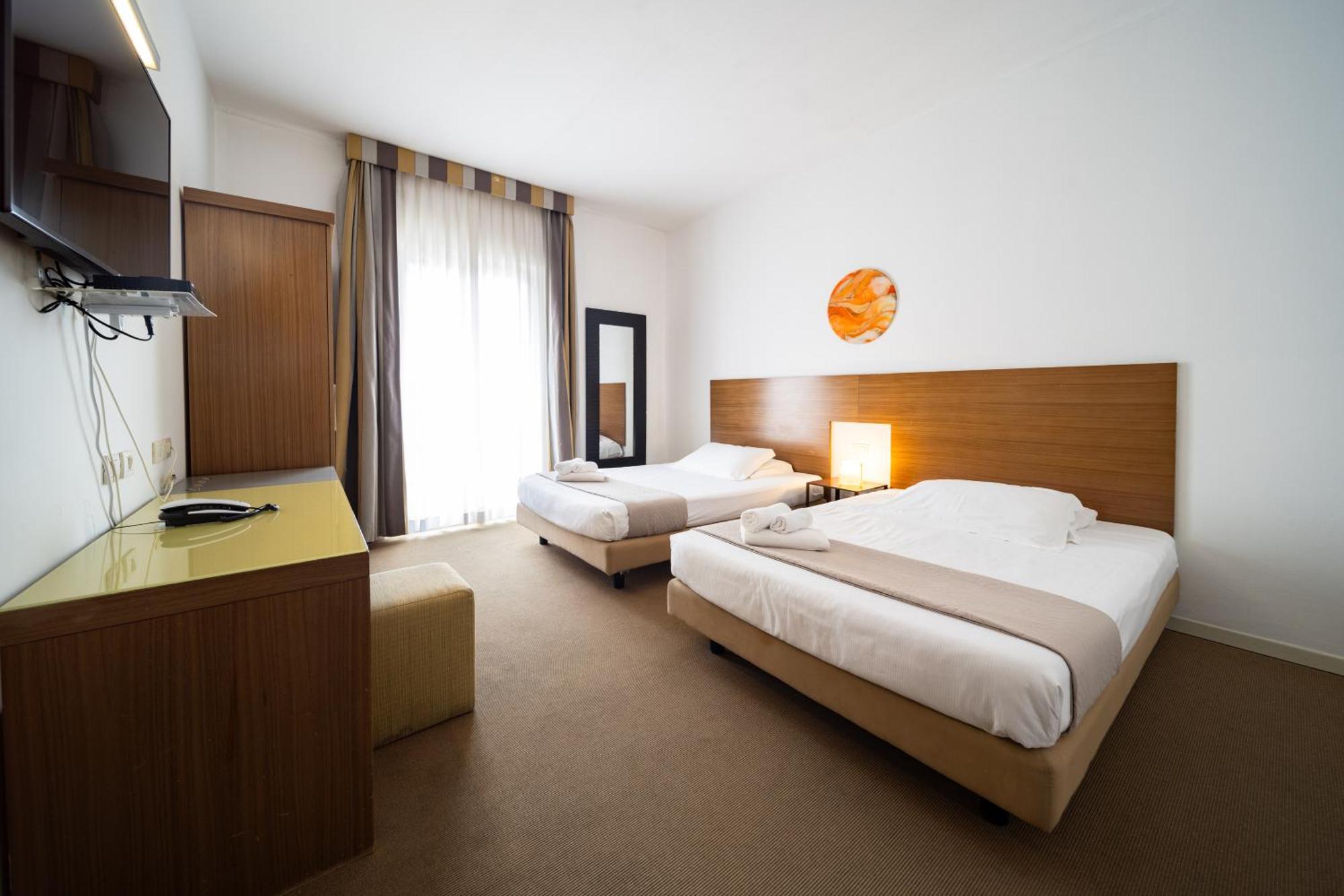 Hotel Trieste Rimini Esterno foto