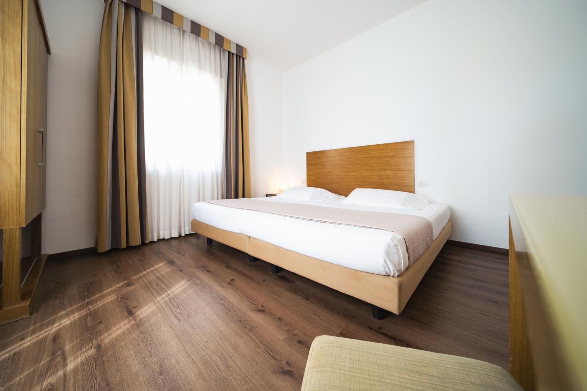 Hotel Trieste Rimini Esterno foto