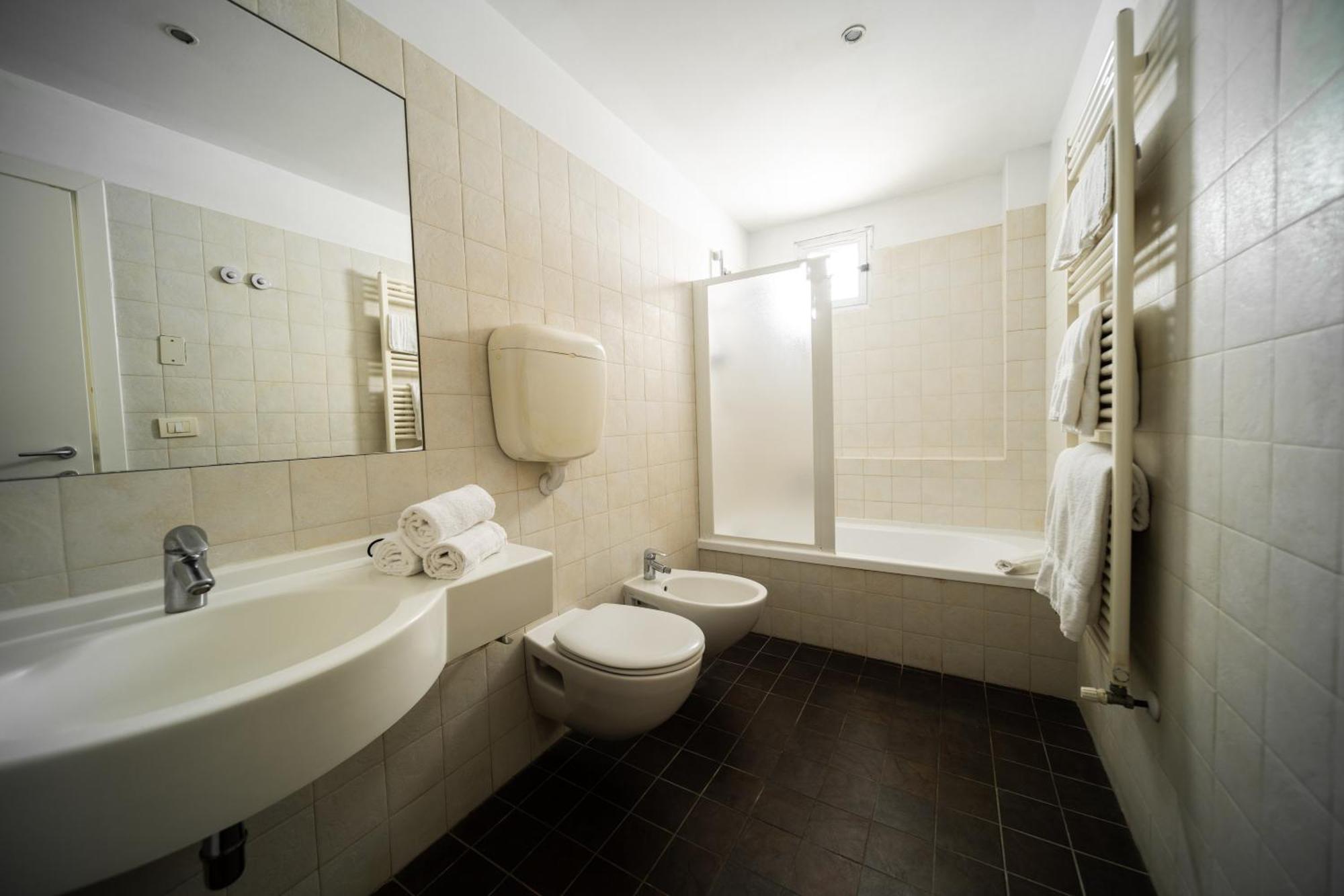 Hotel Trieste Rimini Esterno foto