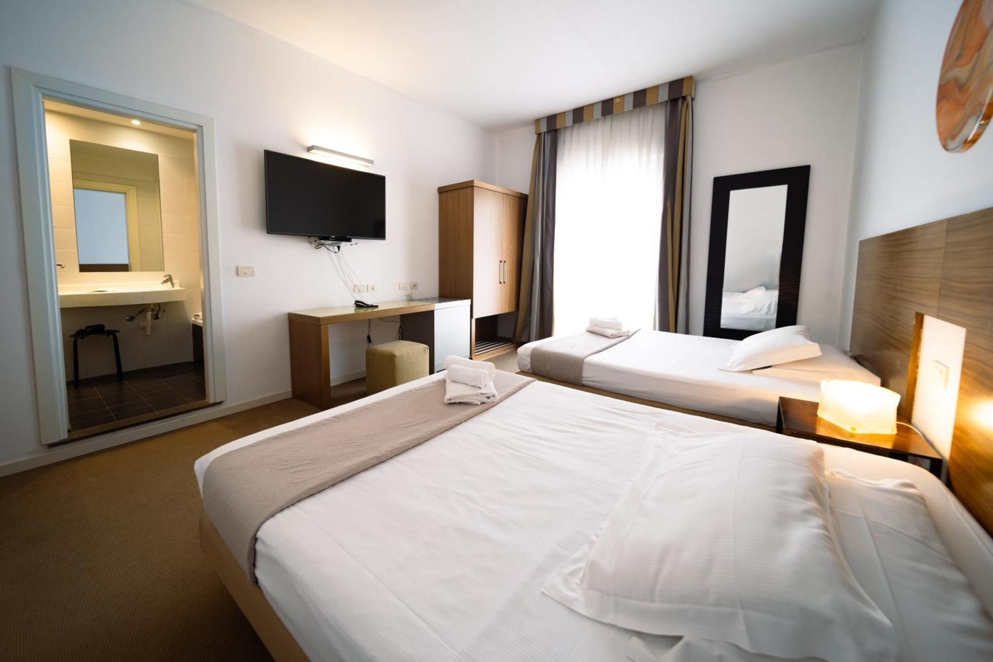 Hotel Trieste Rimini Esterno foto