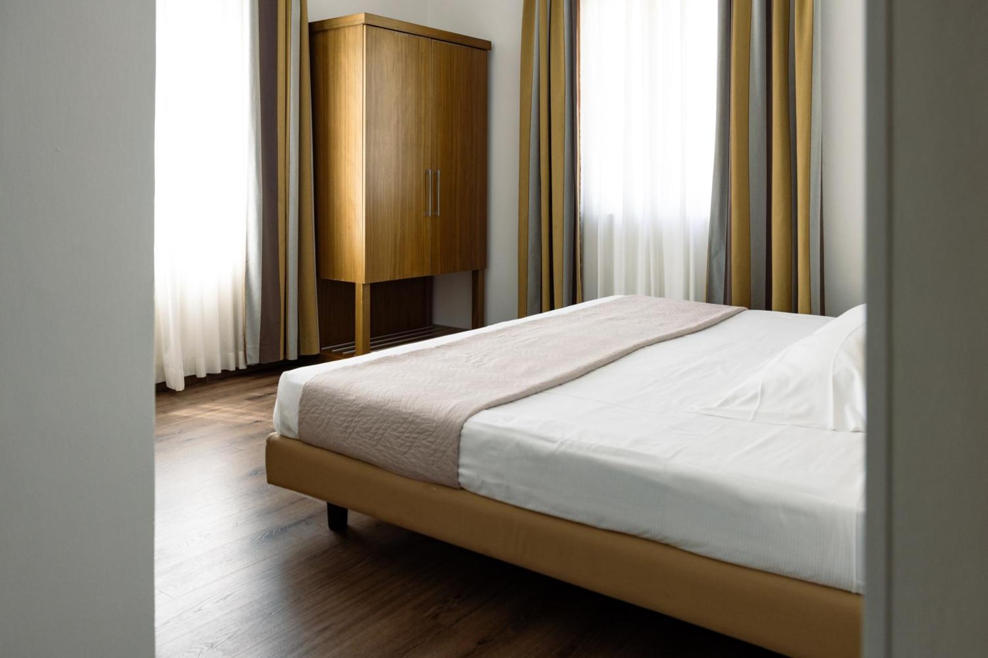 Hotel Trieste Rimini Esterno foto