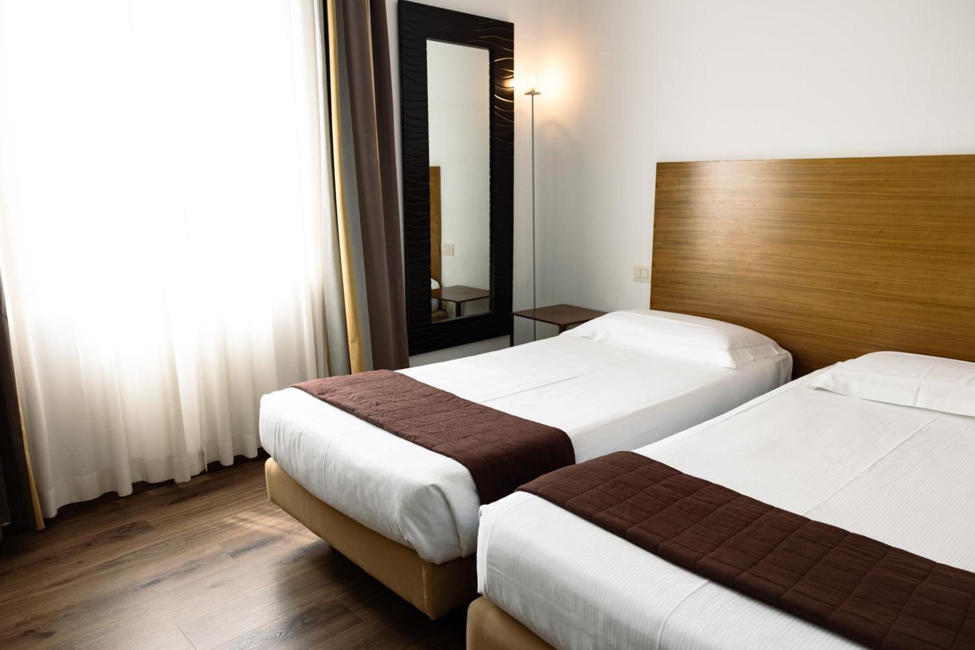 Hotel Trieste Rimini Esterno foto
