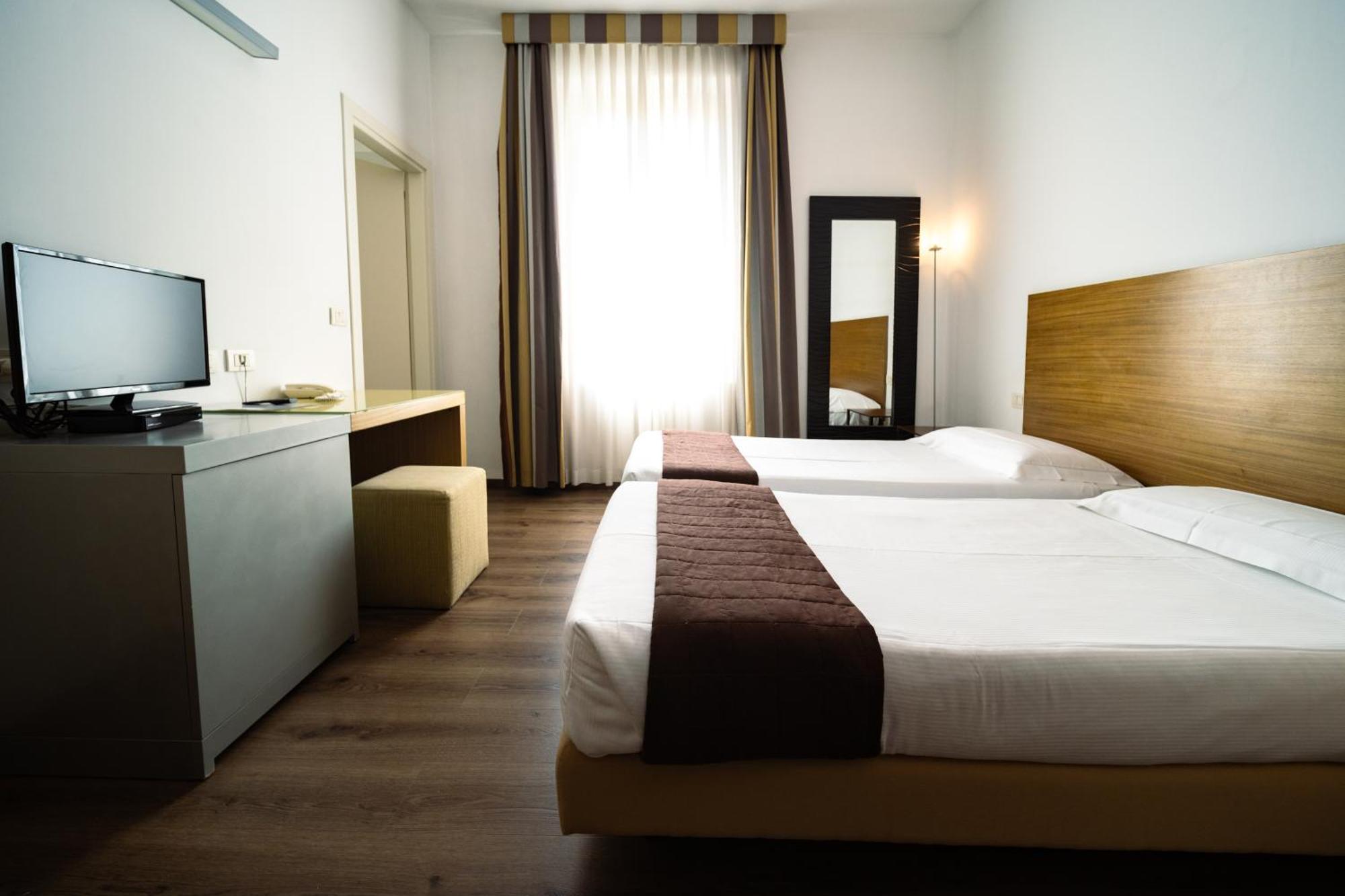 Hotel Trieste Rimini Esterno foto