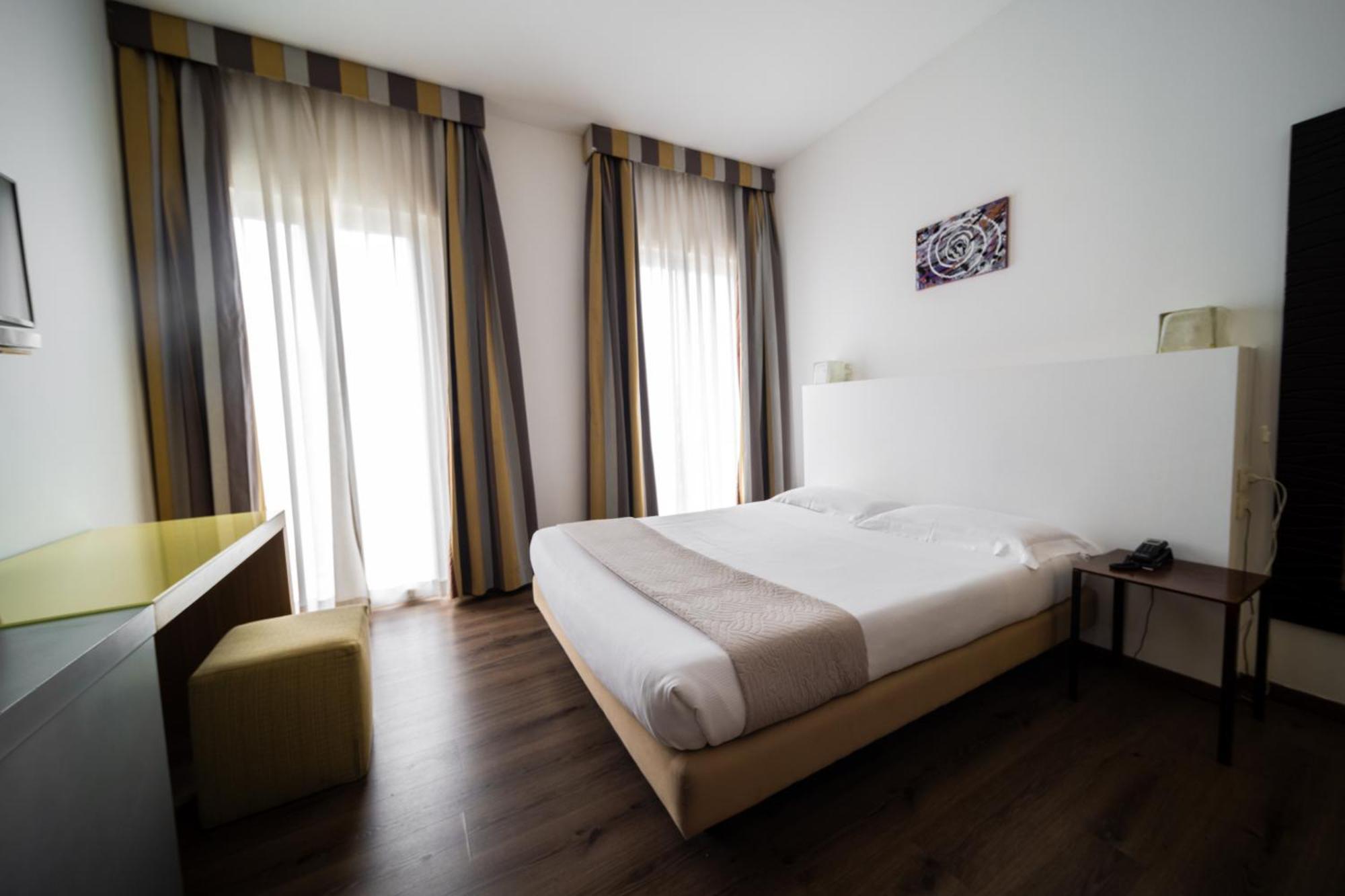 Hotel Trieste Rimini Esterno foto