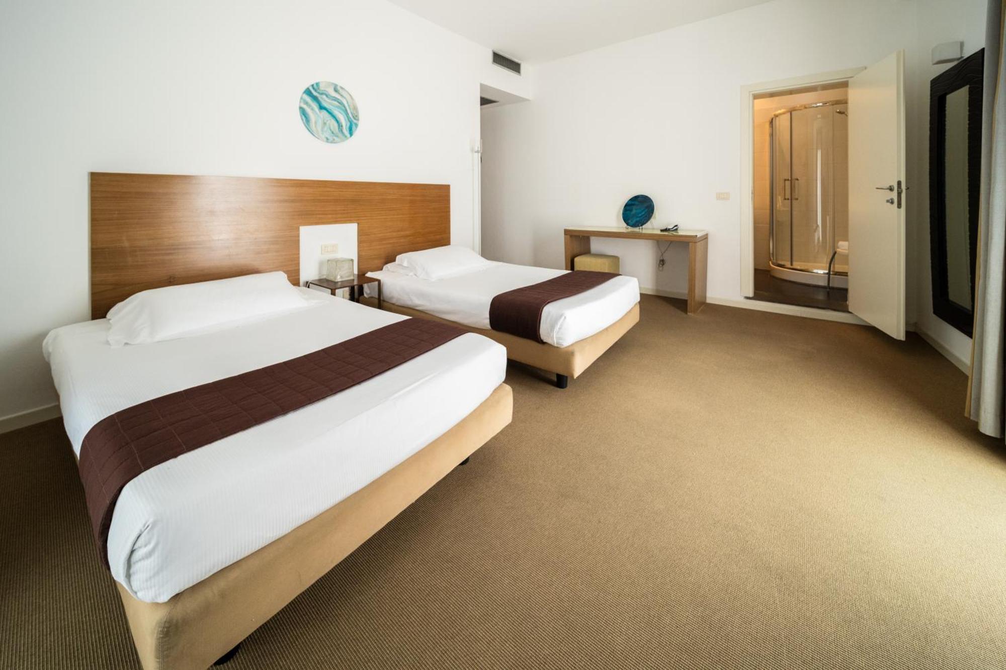 Hotel Trieste Rimini Esterno foto