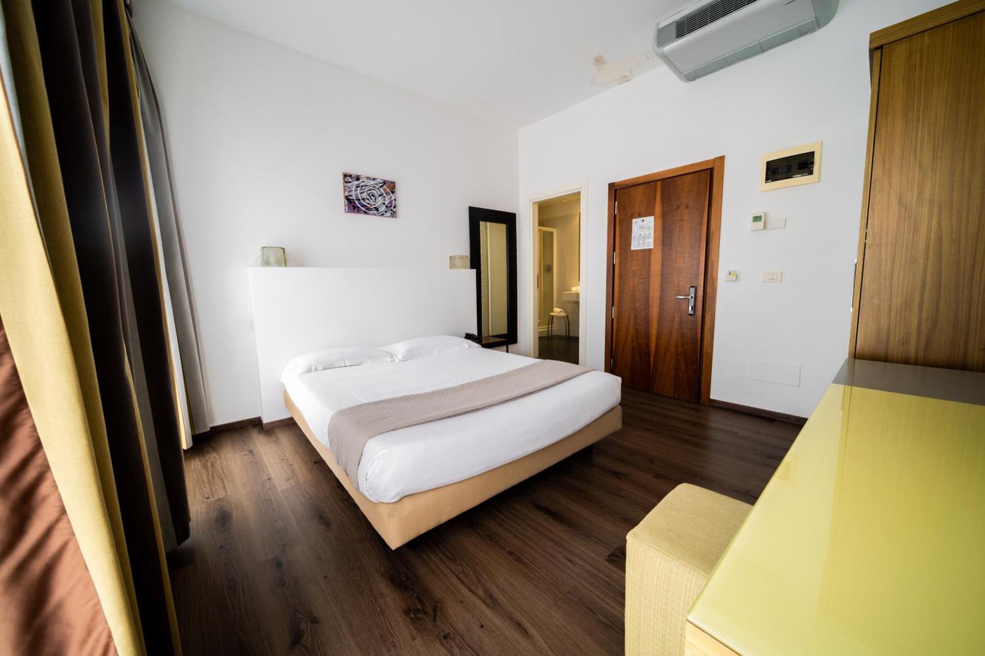 Hotel Trieste Rimini Esterno foto