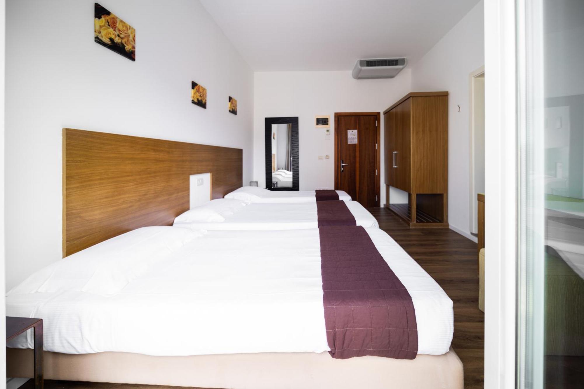 Hotel Trieste Rimini Esterno foto